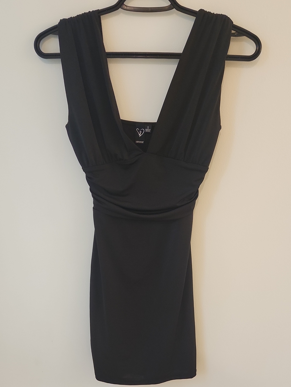 Windsor Black V-Neck Sleeveless Mini Dress